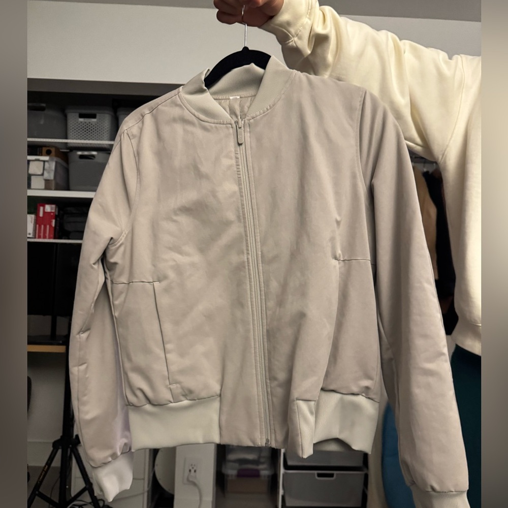 Lululemon women’s bomber jacket